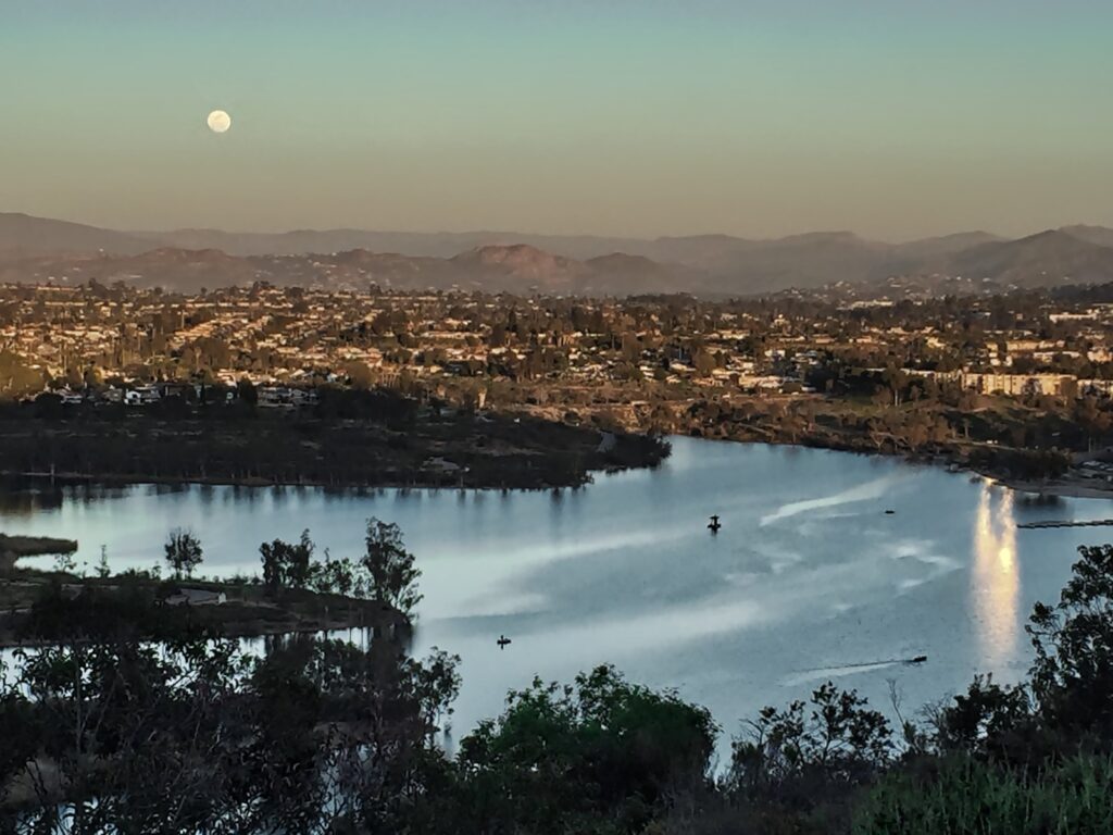 sweeping-view-of-san-diego-neighborhoods